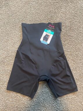 NWT Maidenform high waist thigh slimmer